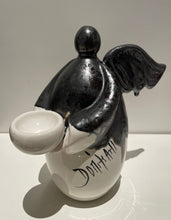 Carica l'immagine nel visualizzatore di Gallery, Angelo Bombato Portacandela in Ceramica Dipinta a Mano – H 14 / 20 cm
