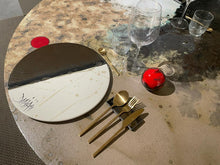 Carica l'immagine nel visualizzatore di Gallery, Sottopiatto Flat in Ceramica Dipinta a Mano