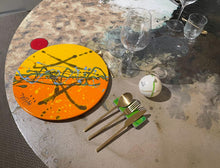 Carica l'immagine nel visualizzatore di Gallery, Sottopiatto Flat in Ceramica Dipinta a Mano