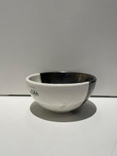 Carica l'immagine nel visualizzatore di Gallery, Ciotola Tonda in Ceramica Dipinta a Mano