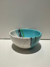 Carica l'immagine nel visualizzatore di Gallery, Ciotola Tonda in Ceramica Dipinta a Mano