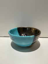 Carica l'immagine nel visualizzatore di Gallery, Ciotola Tonda in Ceramica Dipinta a Mano